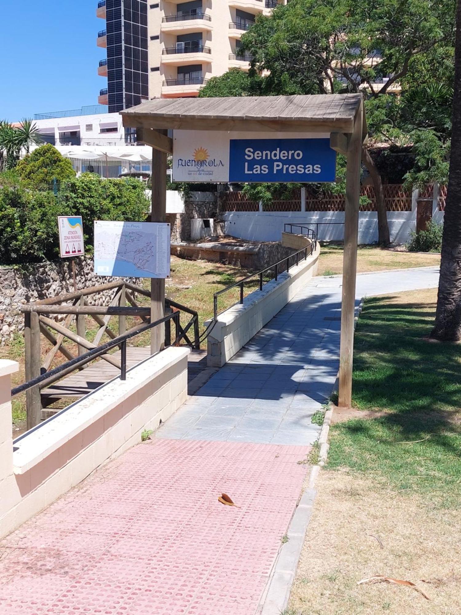 Estudio Con Piscina Y Parking, Playa A 4 Min A Pie, Tren A 2 Min Fuengirola Bagian luar foto