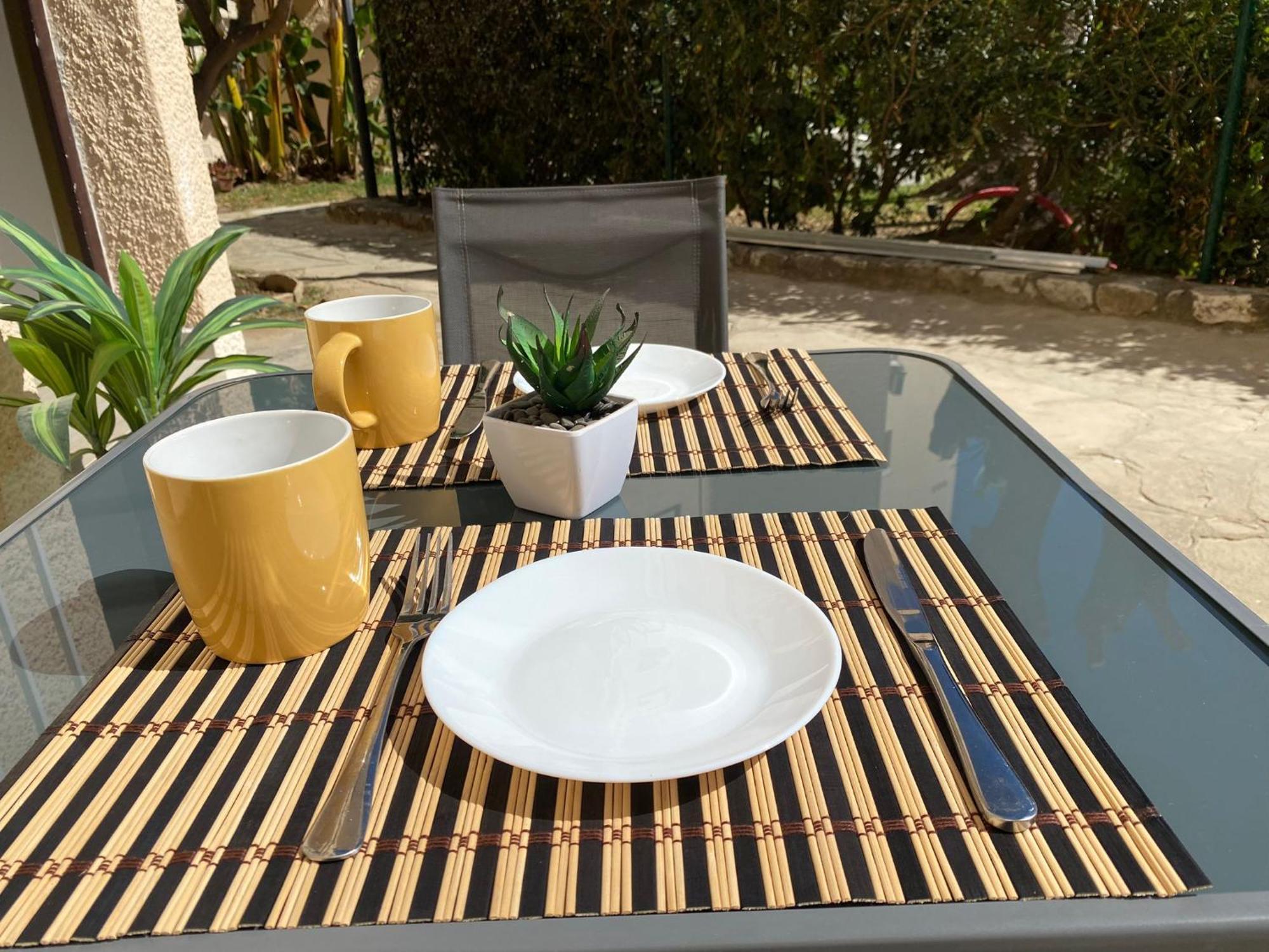 Estudio Con Piscina Y Parking, Playa A 4 Min A Pie, Tren A 2 Min Fuengirola Bagian luar foto