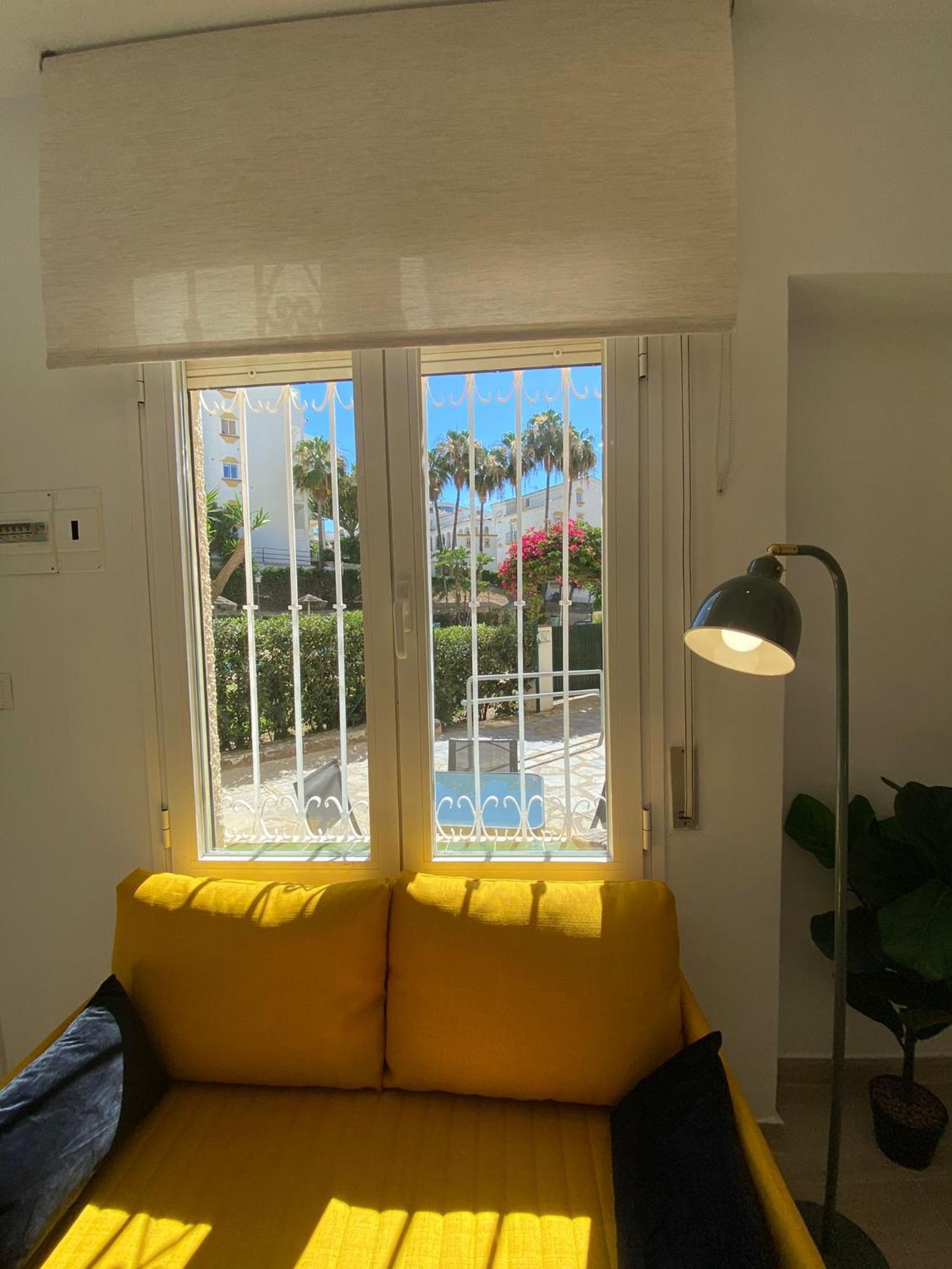 Estudio Con Piscina Y Parking, Playa A 4 Min A Pie, Tren A 2 Min Fuengirola Bagian luar foto