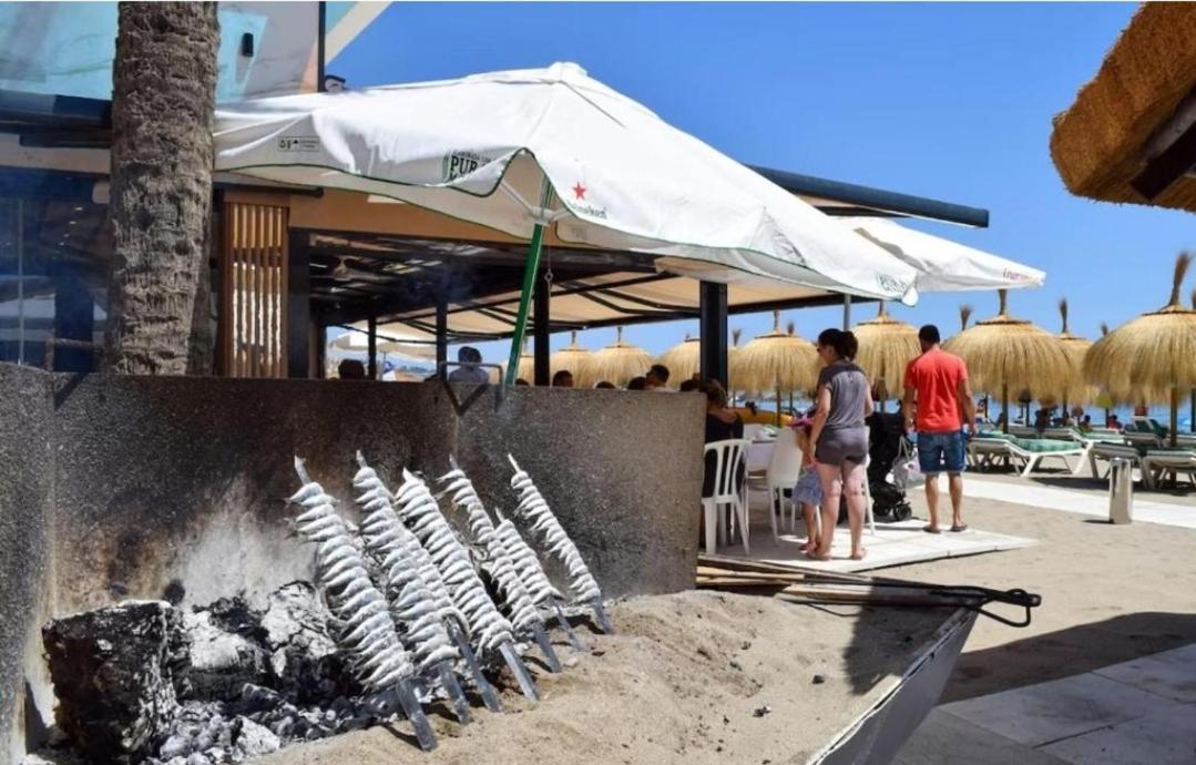 Estudio Con Piscina Y Parking, Playa A 4 Min A Pie, Tren A 2 Min Fuengirola Bagian luar foto